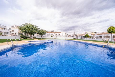 Villa i La Marina, Alicante, La Marina - € 179.950 | Ref: W6110VA - foto 2